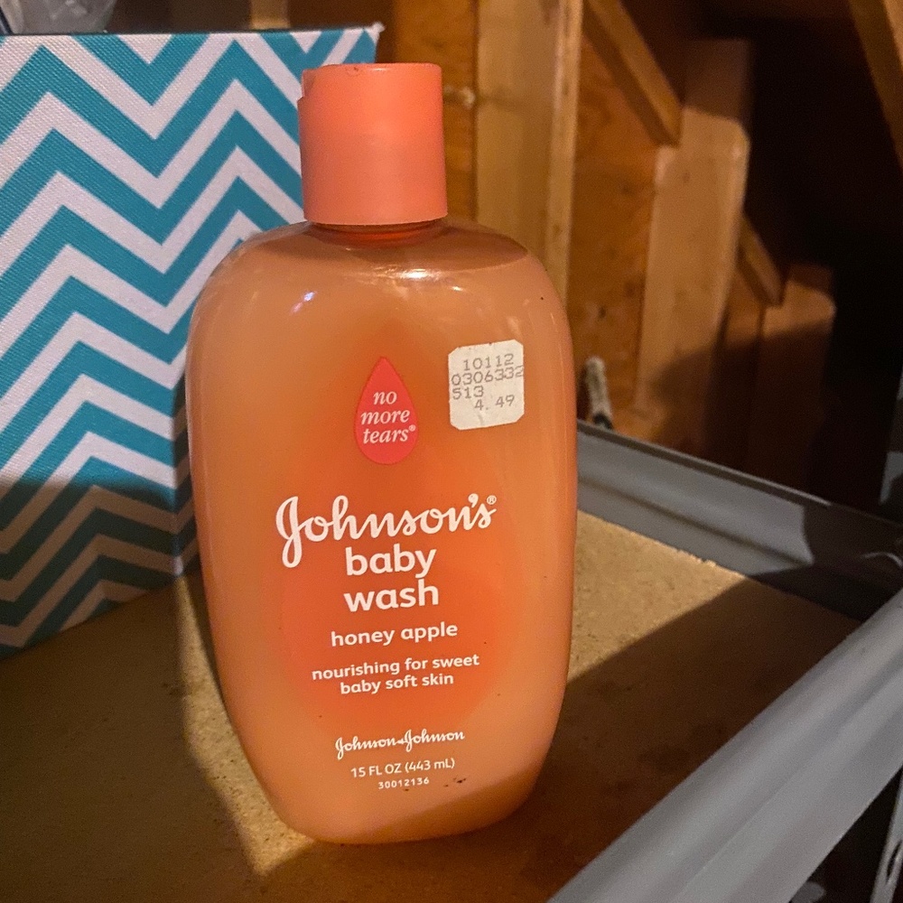 Johnsons Baby Wash Shampoo Honey Apple Discontinued Scent Honey Apple NEw